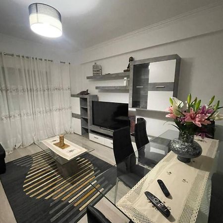 Quarto Calmo E Acolhedor Apartment Almada Exterior photo