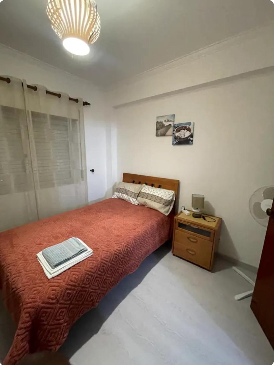 Quarto Calmo E Acolhedor Apartment Almada Exterior photo