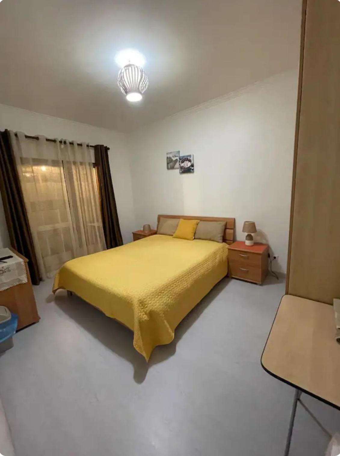 Quarto Calmo E Acolhedor Apartment Almada Exterior photo