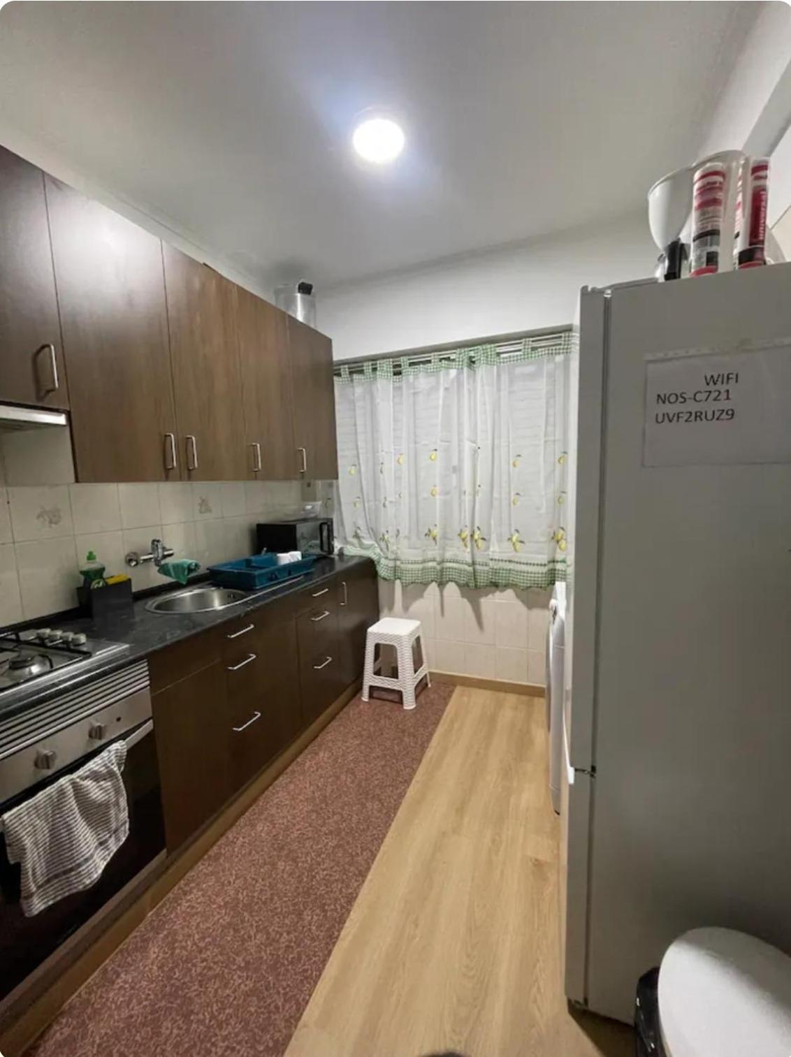Quarto Calmo E Acolhedor Apartment Almada Exterior photo