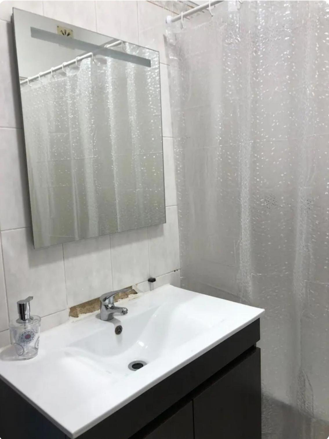 Quarto Calmo E Acolhedor Apartment Almada Exterior photo